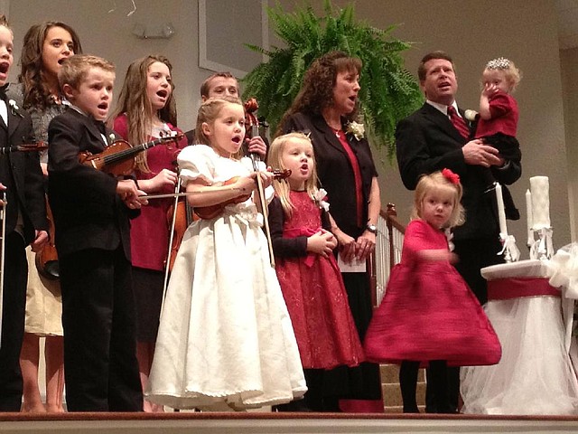 The Duggars sing and play at a wedding when new episodes of 19 Kids and Counting kick in at 8 p.m. today on TLC. 