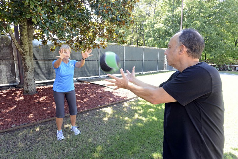 Washing Machine Rotation is designed to force the forward partner (Jimmy Weisman) to rotate as far as possible, so the hind partner (Janet Roget) won’t drop the ball. 