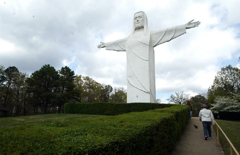 Special to the New York Times/STEPHEN B. THORNTON
The 7 story tall Christ of the Ozarks towers above Eureka Springs  on the grounds of The Great Passion Play complex.
