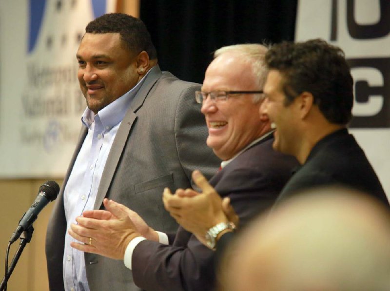 Pro Football Hall of Famer and Pine Bluff native Willie Roaf (left) is glad the NFL could work out a deal with the officials, saying Monday “the replacements were going to cost some teams some games.” 