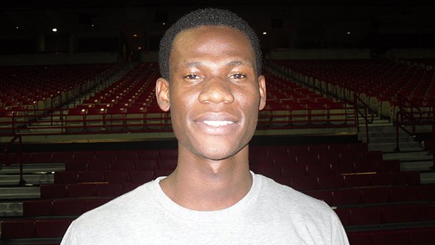 Moses Kingsley signed Thursday with Arkansas. 