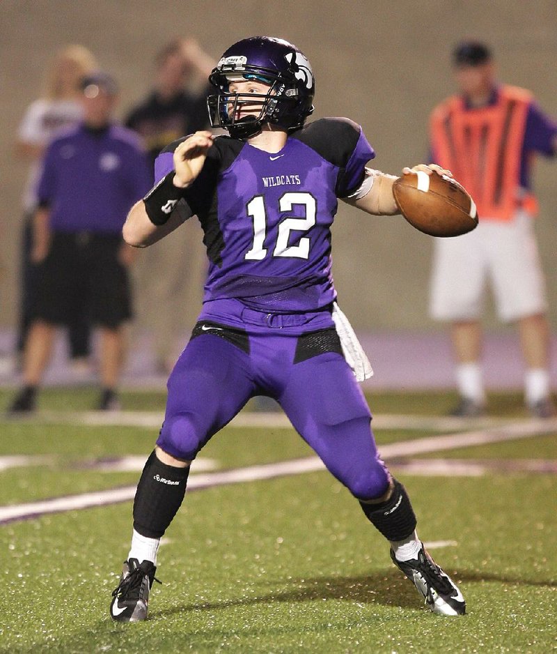 El Dorado quarterback Lucas Reed completed 14 of 17 passes for 205 yards and 4 touchdowns in last week’s 43-20 victory over Searcy. 