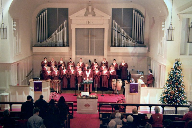 The Morrilton First United Methodist Church Choir sings in the annual candlelight service.