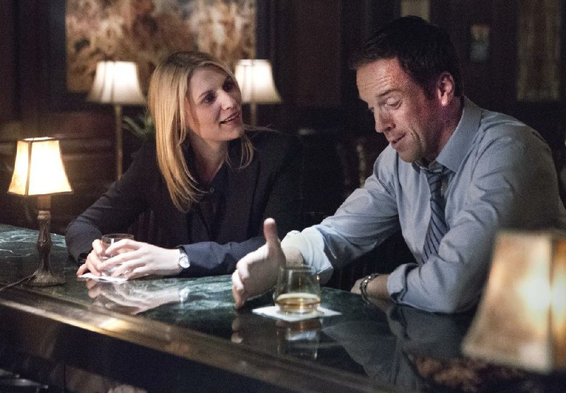 Claire Danes as Carrie Mathison and Damian Lewis as Nicholas "Nick" Brody in Homeland (Season 2, episode 4) - Photo: Kent Smith/SHOWTIME - Photo ID: 