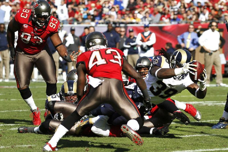 St. Louis running back Steven Jackson (39) has some options available after the season ends Sunday. He has hinted at retirement, but he also could explore free agency. 