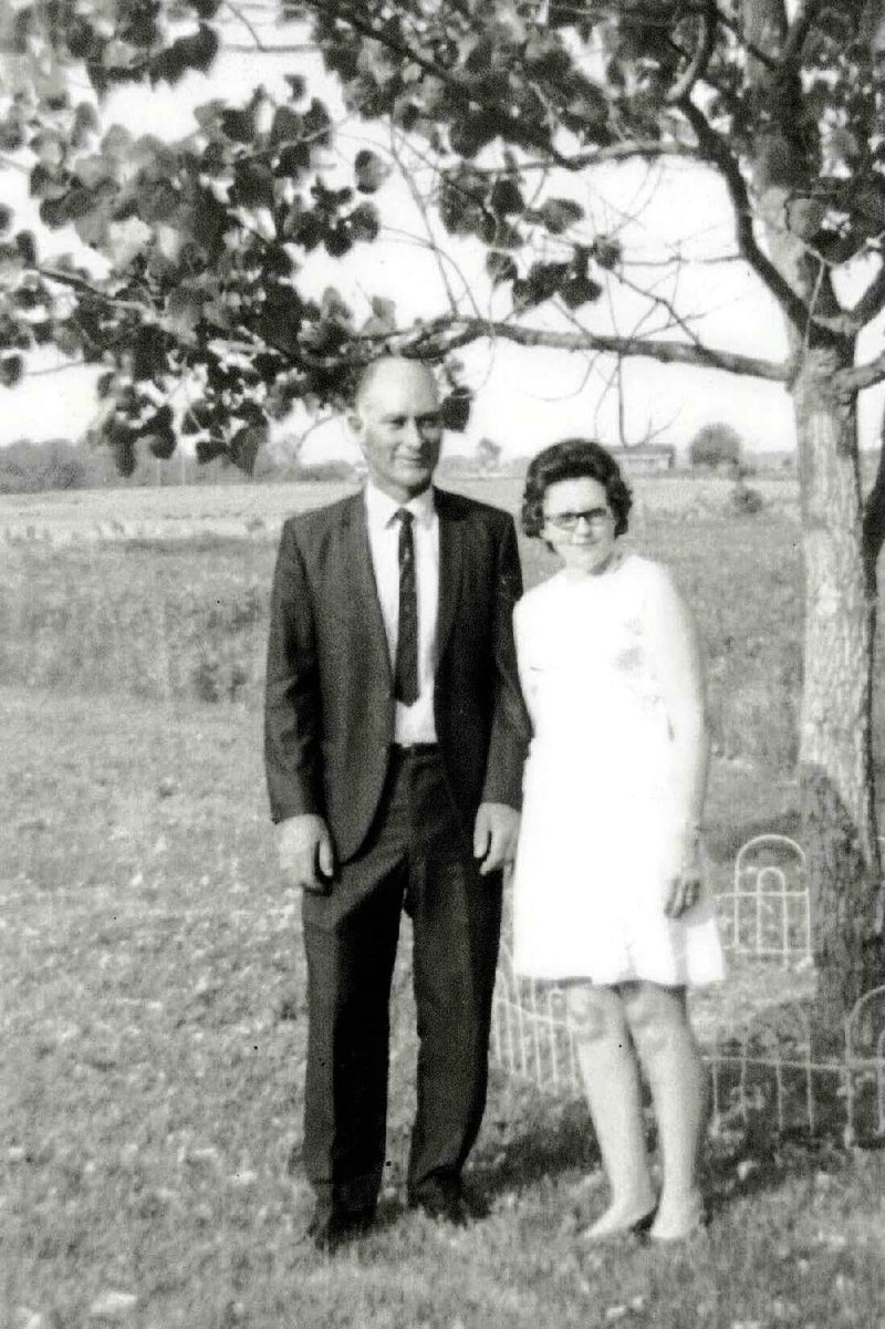 Duie and Jetta Talley married on Dec. 21, 1947. This photo is one of the few that survived a house ÿre in the 1960s. 