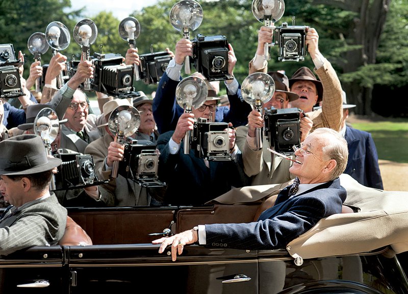 Bill Murray manages a reasonably plausible impersonation of President Franklin Delano Roosevelt in the featherweight Hyde Park on Hudson. 