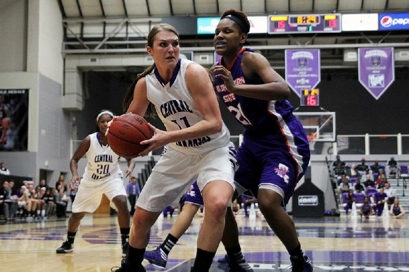 Central Arkansas senior forward Megan Herbert (left) became the 133rd player in NCAA Division I women’s basketball history to record 2,000 points and 1,000 rebounds Saturday. Herbert finished with 22 points and eight rebounds in the Sugar Bears’ 60-44 victory over Northwestern (La.) State. 