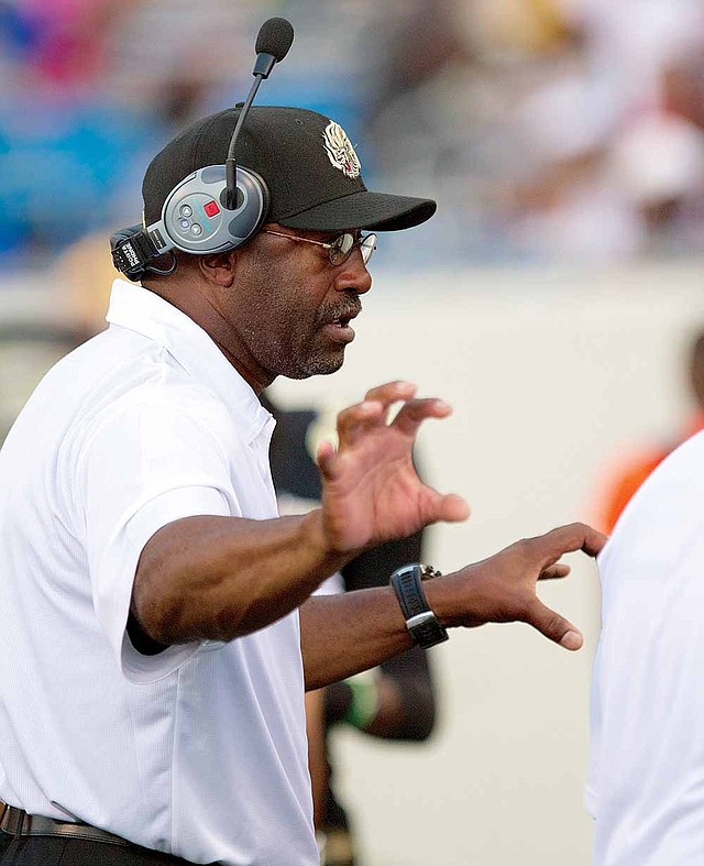 Arkansas-Pine Bluff Coach Monte Coleman has been working without a contract since his ÿve-year deal expired Dec. 31. 