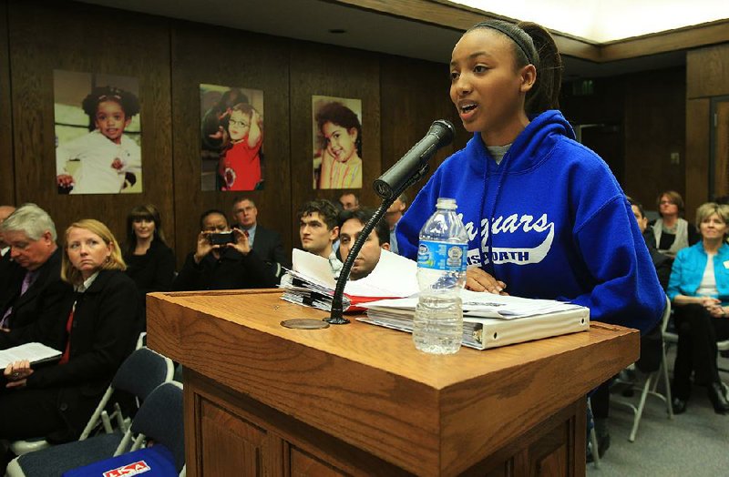 Vicktoriea Carroll, a senior at LISA Academy-North, on Monday addresses an Arkansas Board of Education meeting. 