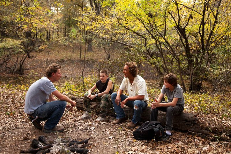 IMG_6649.CR2
Writer and director, Jeff Nichols (left), Jacob Lofland (middle), Matthew McConaughey (middle) and Tye Sheridan (right) on the set of MUD, in theaters April 26th.

Photo Credit: James Bridges