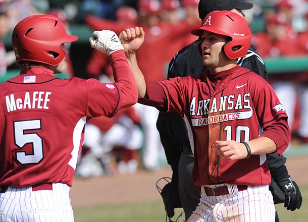 WholeHogSports - Arkansas rallies from 5 down, wins series opener at  Tennessee