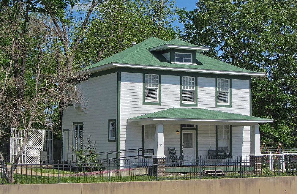 Special to the Democrat-Gazette/MARCIA SCHNEDLER The National Park Service operates the President WIlliam Jefferson Clinton Birthplace Home in Hope