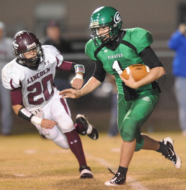 Lincoln senior Tyler Cummings, left, had a breakout season as a sophomore before suffering a season-ending injury last season. Cummings is returning this season to lead the Wolves. 