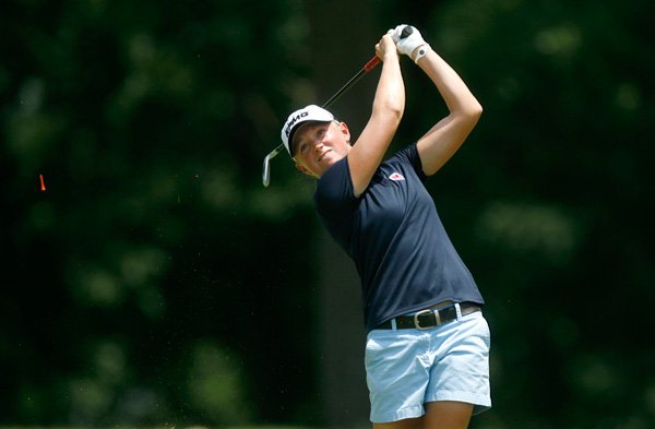 Stacy Lewis (Arkansas Razorbacks) shot a final-round 71 to finish with a 10-under-par 203 Sunday afternoon in Rogers. 