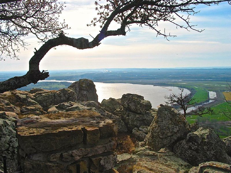 The view of the Arkansas River is inspiring from Petit Jean's Stout Point
and a good place to begin the state park's collection of mini hikes for Happy
Trails.
Arkansas Democrat-Gazette/MICHAEL STOREY