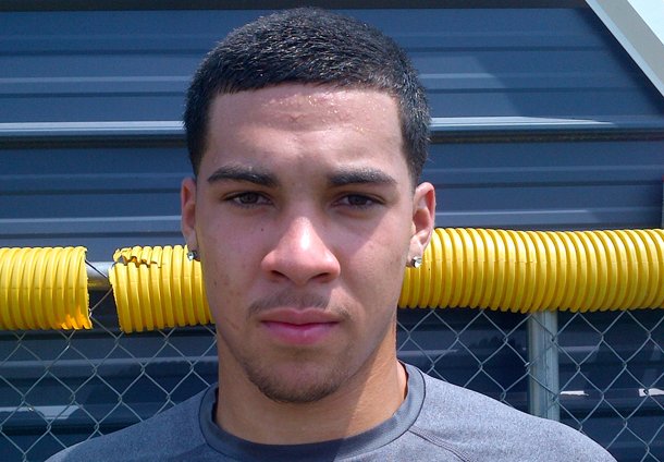 Tight end DeAndre Goolsby, who's a major recruiting target of Arkansas, visited the Razorbacks on Thursday before taking part in the Southwest Elite Showcase. 