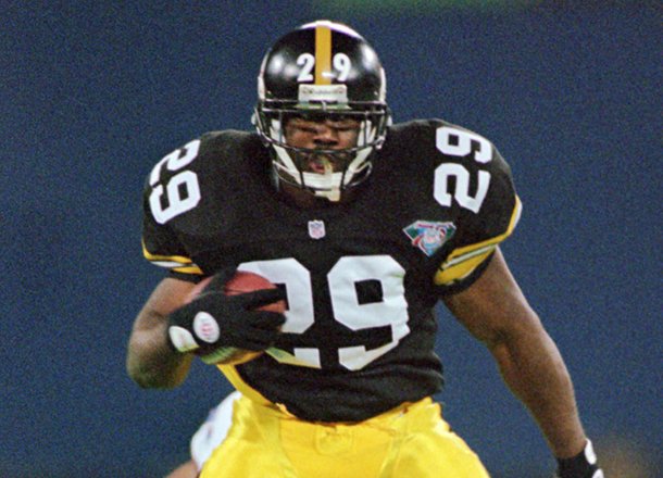 Pittsburgh Steelers running back Barry Foster carries the ball in the first quarter against the Buffalo Bills, Monday, Nov. 14, 1994, in Pittsburgh's Three Rivers Stadium. (AP Photo/Gene J. Puskar)