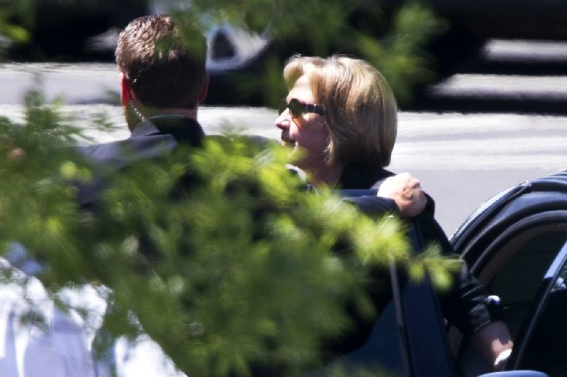 At President Barack Obama’s invitation, Hillary Rodham Clinton arrives Monday at the White House, where she and Obama shared a lunch meeting described as “chiefly social.” If a political action committee has its way, she’ll be the one doing the inviting after the 2016 election. 