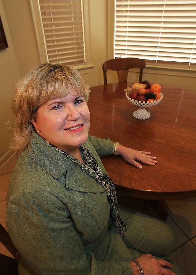  Arkansas Democrat-Gazette/STATON BREIDENTHAL --7/29/13-- Leslie Taylor in her favorite space in her Little Rock home. 


NO PLUS VIDEO AVAILABLE