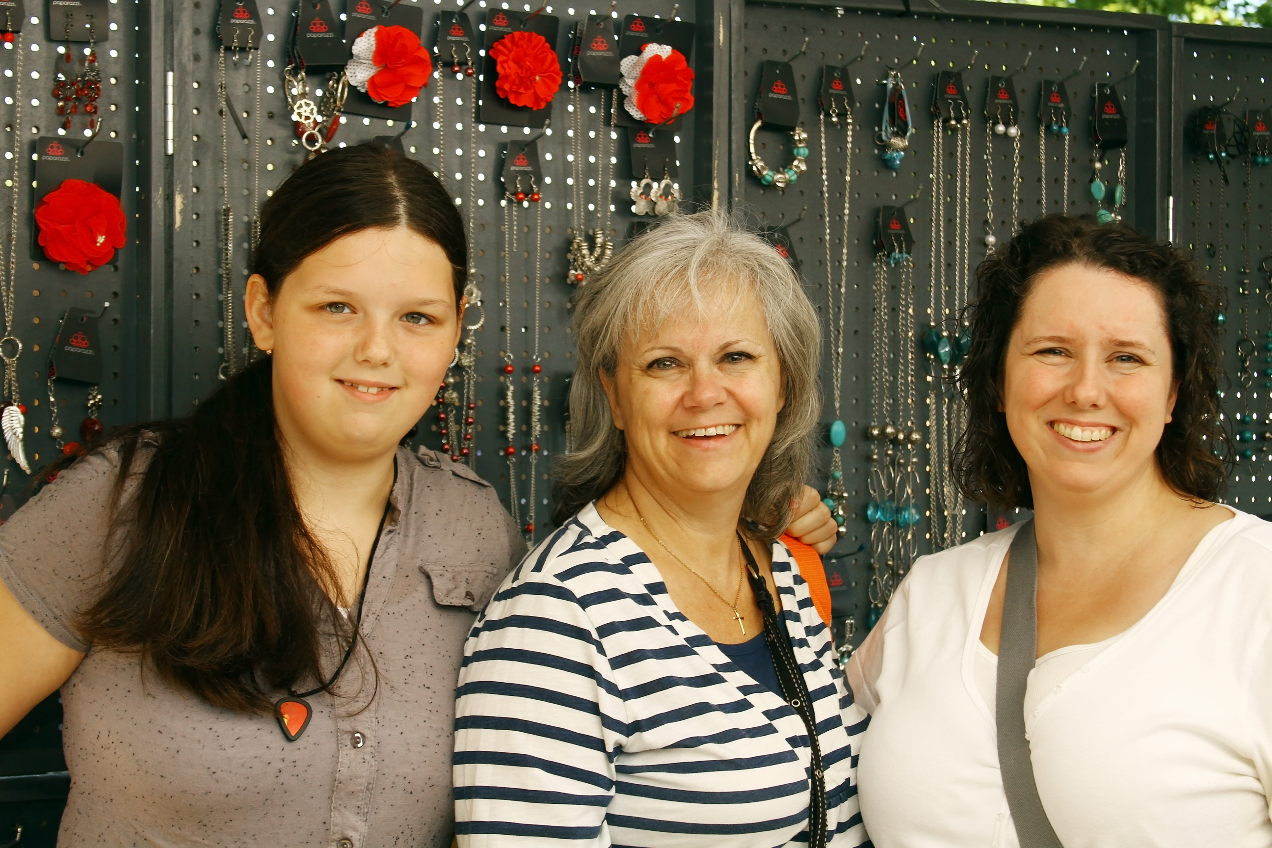 LilliAnne Sutherlin, Sherry Pogue and Heather Sutherlin