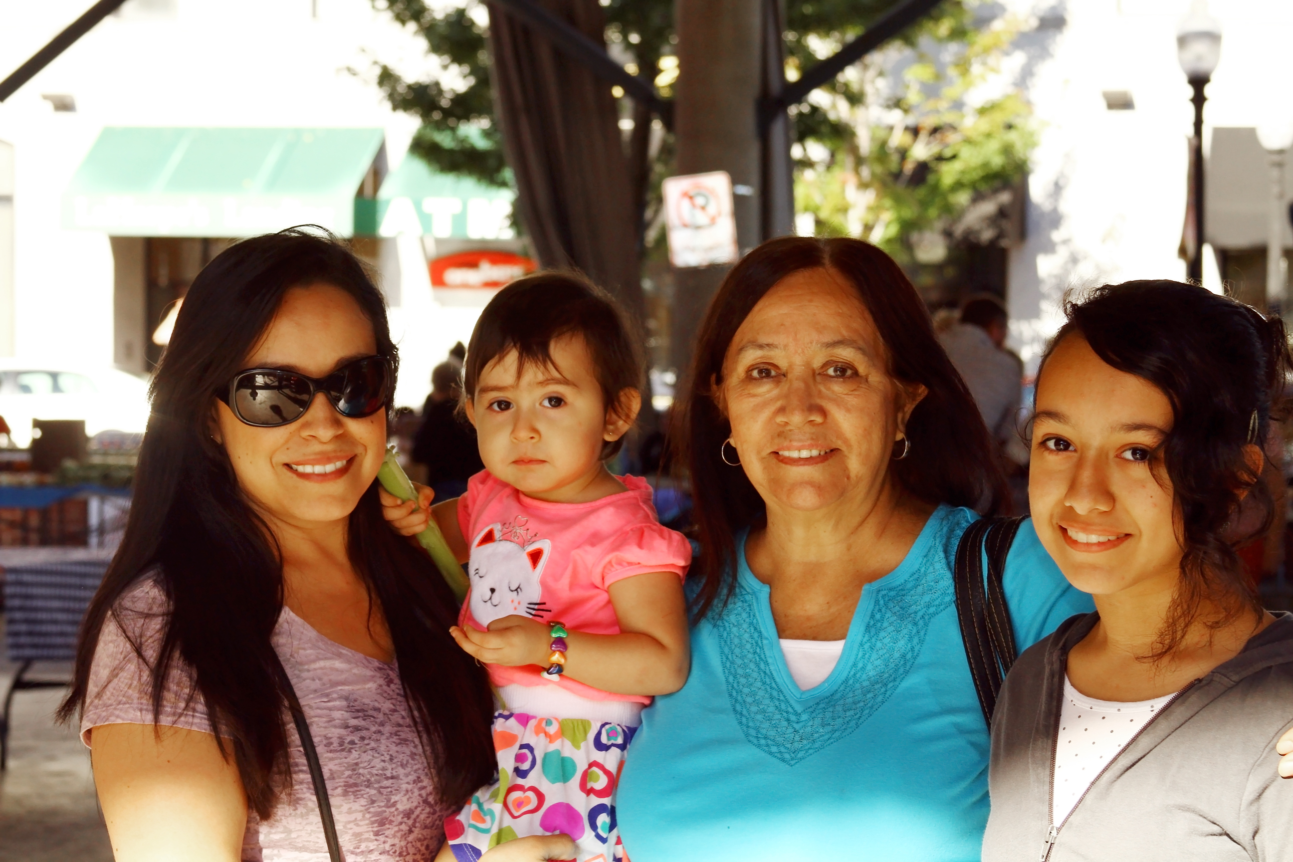 Faviola Alba, Ana Alba, Maria Pena and Favy Alba