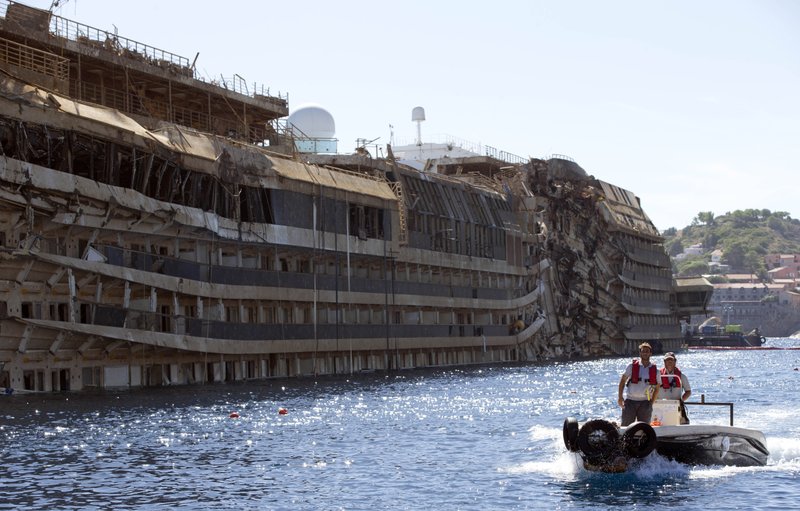 Concordia captain blames helmsman for shipwreck | The Arkansas 