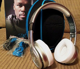 ヘッドフォン  50CENT Amazon.com: SMS Audio Street by 50 Cent in-Ear Headphones - White