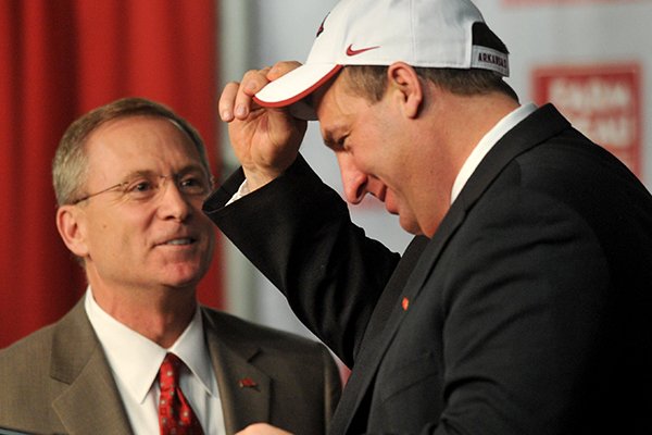 WholeHogSports - New Mississippi State coach has familiar style