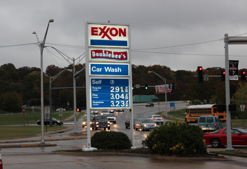 Average price of gas in Arkansas dips below 3 The Arkansas Democrat