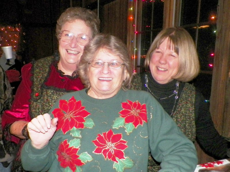 Photo by Larry Burge June Murray, Rhonda Barnett and Petite Parker enjoyed Sulphur Spring s 27th Annual Progressive Dinner Celebration, serving participants hot cider and chocolate.