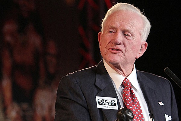 Frank Broyles announces Michigan State defensive coach Pat Narduzzi as the 2013 Broyles Award winner during a ceremony Tuesday, Dec. 9, 2013 in Little Rock.