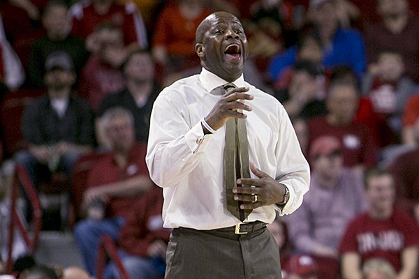 Arkansas head coach Mike Anderson yells at his defense during the second half of an NCAA college basketball game against South Carolina, Wednesday, Feb. 19, 2014, in Fayetteville, Ark. (AP Photo/Gareth Patterson)