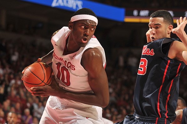 WholeHogSports - Treylon Burks receives good news on injury severity