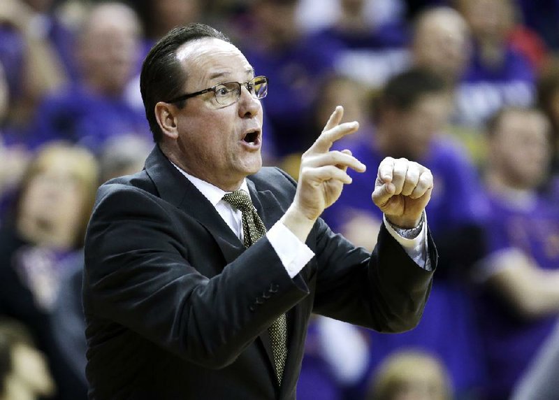 Wichita State Coach Gregg Marshall and the Shockers flew under the radar in the 2013 NCAA Tournament, but now they are wearing the bull’s-eye. 