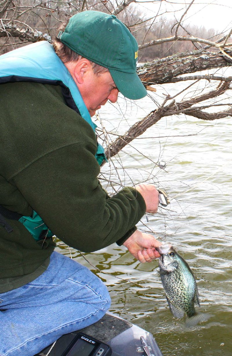 YO-YO FISHING FOR CRAPPIE! Simple way to catch fish from a kayak