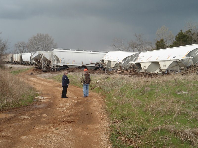 A train derailed Tuesday morning in Benton County.