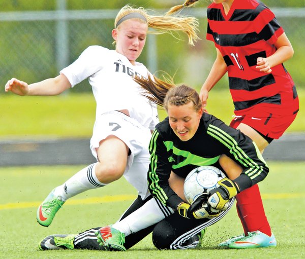 7A Girls Soccer Bentonville Blanks Cabot, Reaches Semifinals