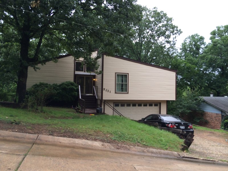 5721 N. Locust St., North Little Rock. 