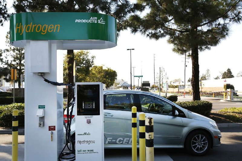 A Daimler Mercedes-Benz F-Cell car is being fueled at a hydrogen pumping station in Fountain Valley, Calif. California is one of eight states making efforts to get 3.3 million zero-emission cars on the road by 2025, powered by either fuel cells or batteries.
