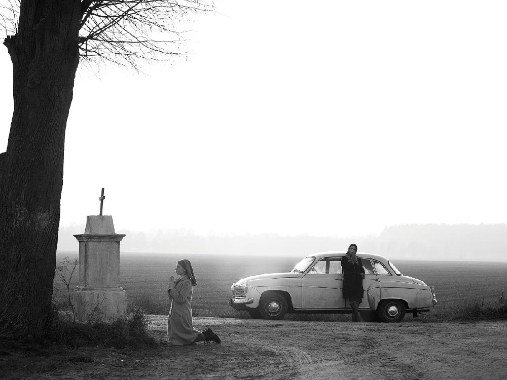 5. Ida/Anna (Agata Trzebuchowska) and Wanda (Agata Kulesza) in IDA.  Courtesy of Music Box Films