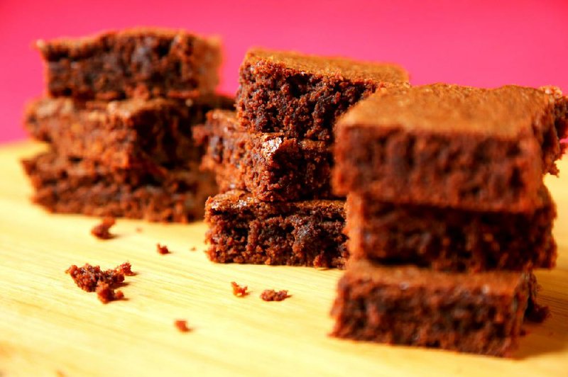 Nutella Brownies are made with just three ingredients: Nutella, eggs and flour.