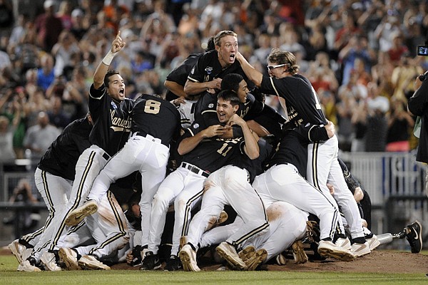 Dansby Swanson (Vanderbilt) 2014 CWS -- cb360 