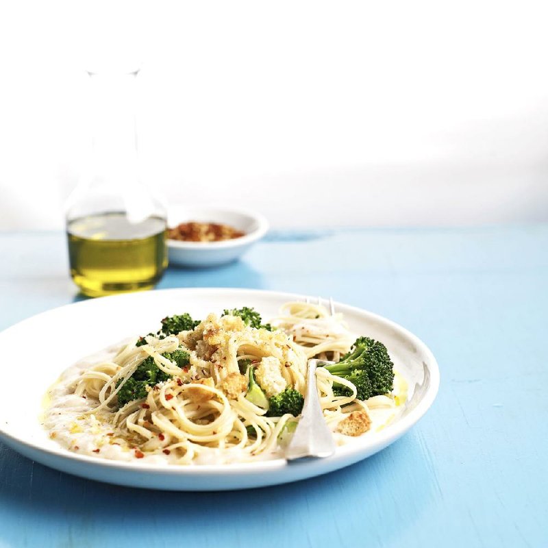 7-DAY MENU PLANNER for release July 20, 2014; Broccoli and Bean Linguine; Caption 01: Better Homes and Gardens, 2014.