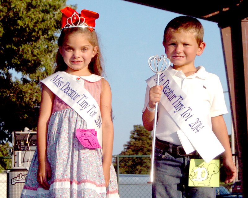 Photo by Mike Eckels Adrina Tilley (left), daughter of Savannah Tilley of Decatur, was crowned 2014 Miss Decatur Tiny Tot. Dylan Eller (right), son of Kellsey Eller from Gentry, was crowned 2014 Mister Decatur Tiny Tot.