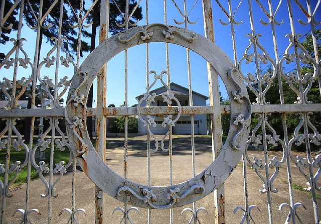  Arkansas Democrat-Gazette/STATON BREIDENTHAL --8/15/14-- The property on Cantrell Rd. in Little Rock previously owned by Jennings Osborne is now owned by the city of Redfield. 