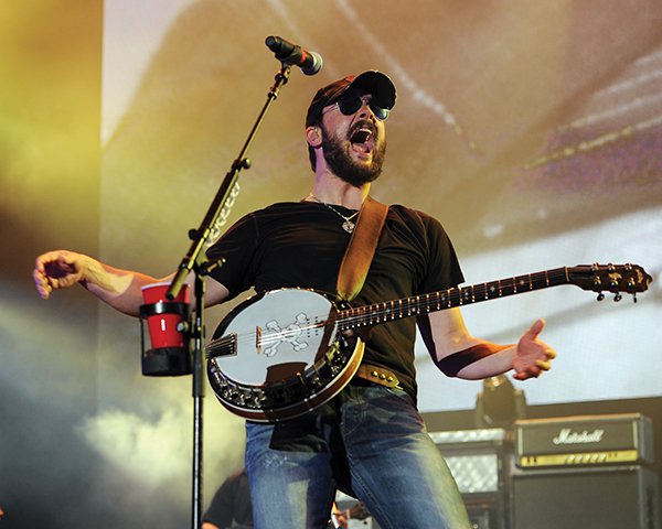 Modern outlet country music