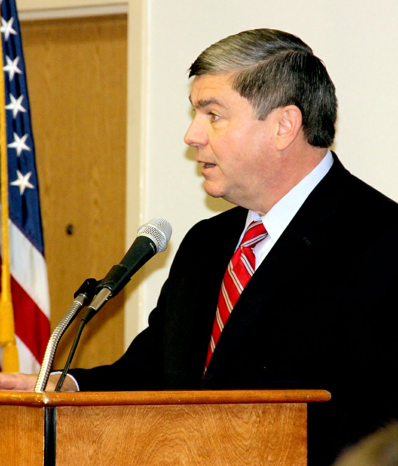 LYNN KUTTER ENTERPRISE-LEADER Mike Ross, Democratic candidate for Arkansas governor, speaks to the Political Animals Club of Northwest Arkansas on Thursday morning. About 250 people attended the breakfast meeting at Grand Hotel in Fayetteville.