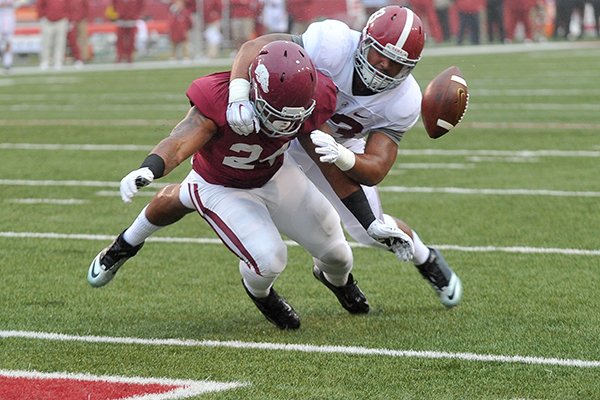 No. 1 Alabama destroys No. 21 Arkansas 52-0