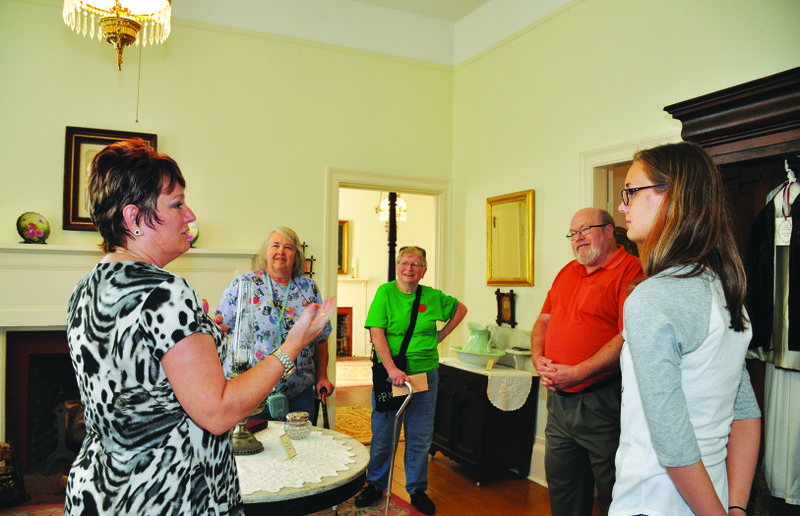 Chidester family visits ancestors’ home | Camden News